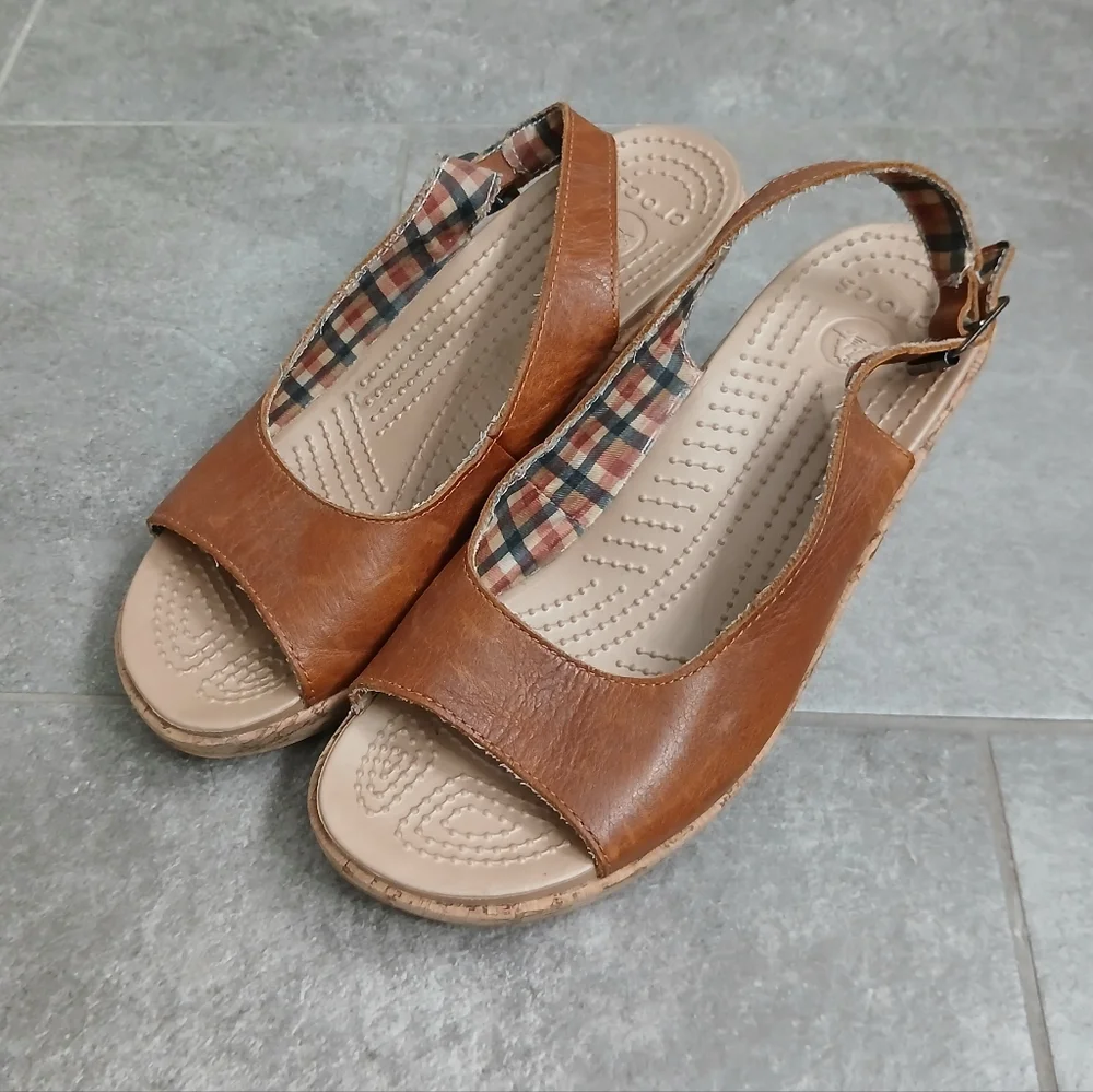 Ladies Crocs A-Leigh Brown Leather Sling Back Adjustable Wedge Cork Heel 10M - Picture 1 of 8